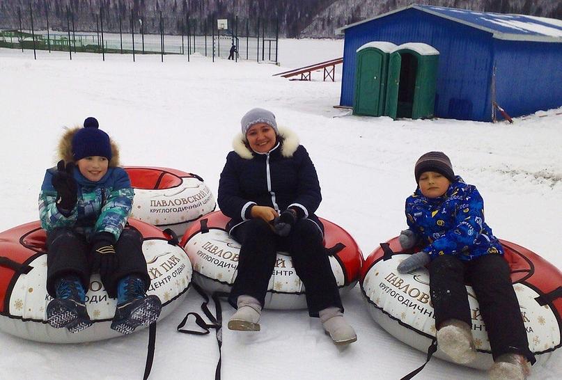 Катание на тюбингах на Павловском водохранилище