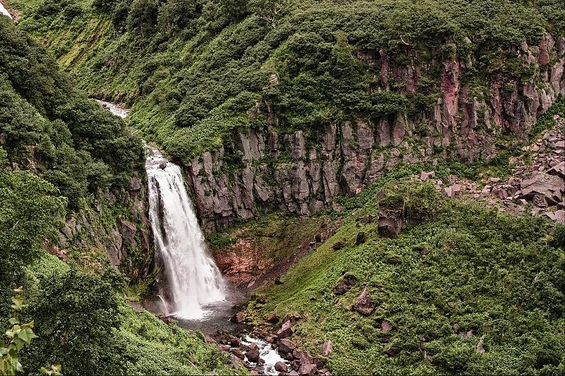 Джип-тур в «Малую Долину Гейзеров» (Дачные термальные источники) и водопад Спокойный. + Гастрономическая экскурсия «Мифы о Юколе» в корякской родовой общине «Эйвет».