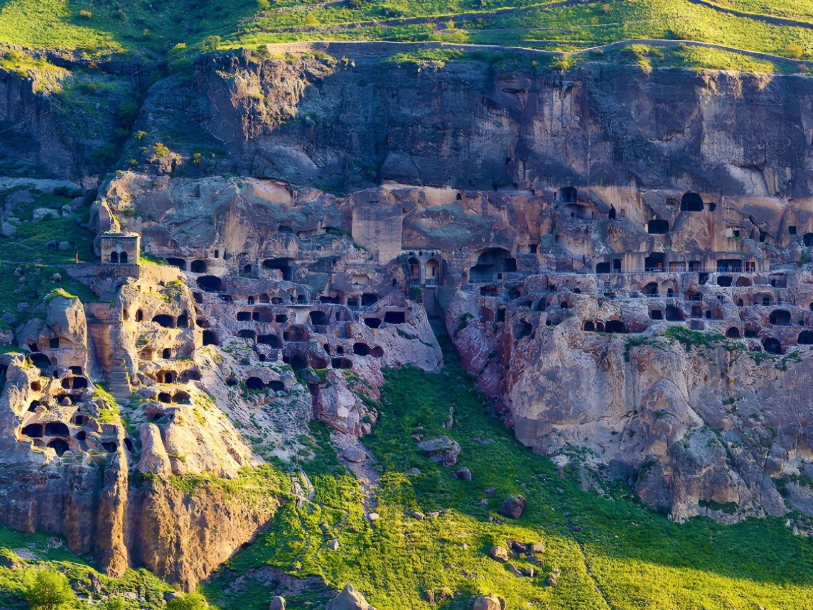 Вардзия, Рабати, Боржоми - Путь истории и природы