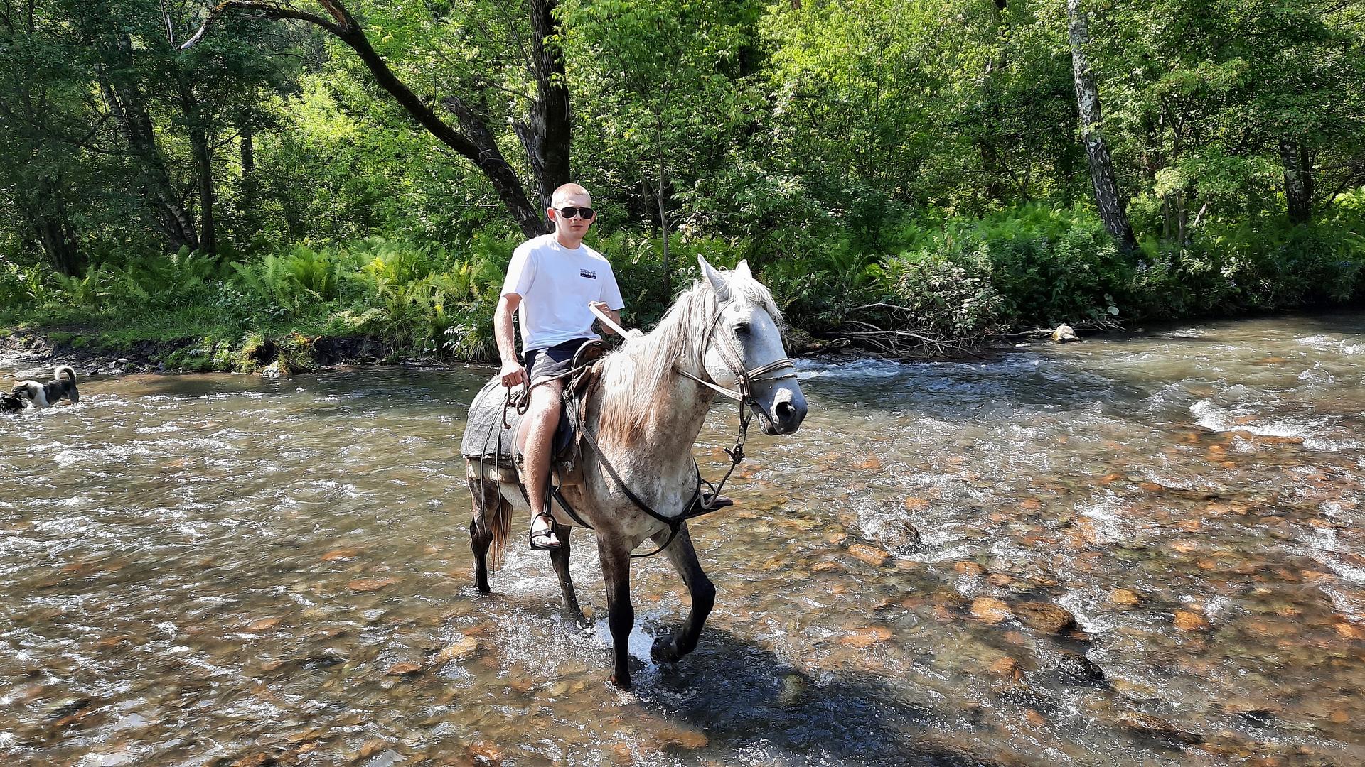"Горными тропами Алтая", конный тур на озеро Манас