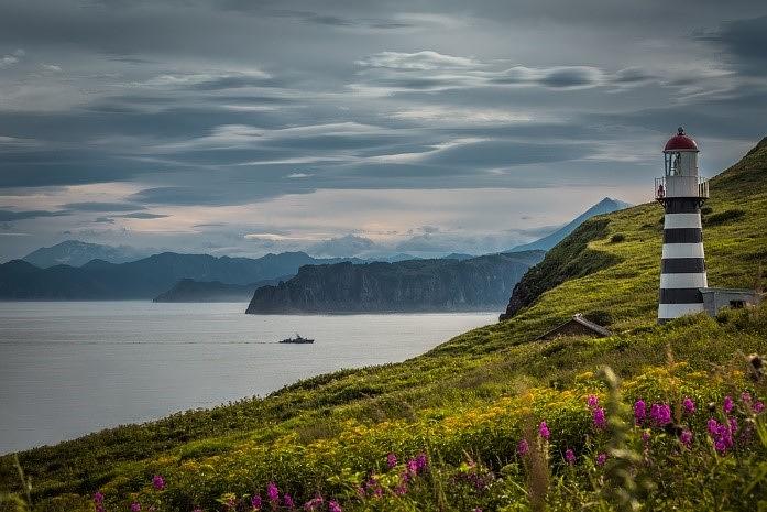 Джип-тур на мыс Маячный, скалы «Три Брата».  Халактырский пляж.
