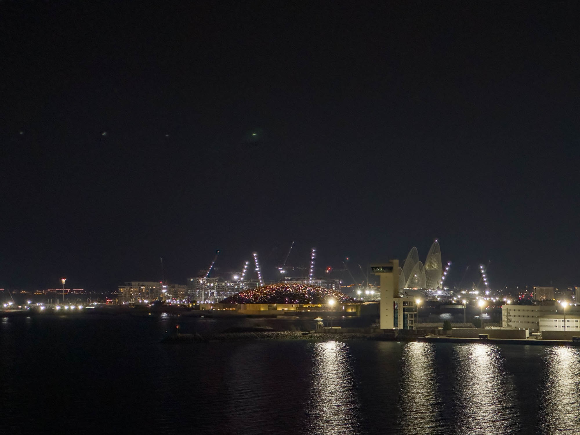 Лувр Абу-Даби 