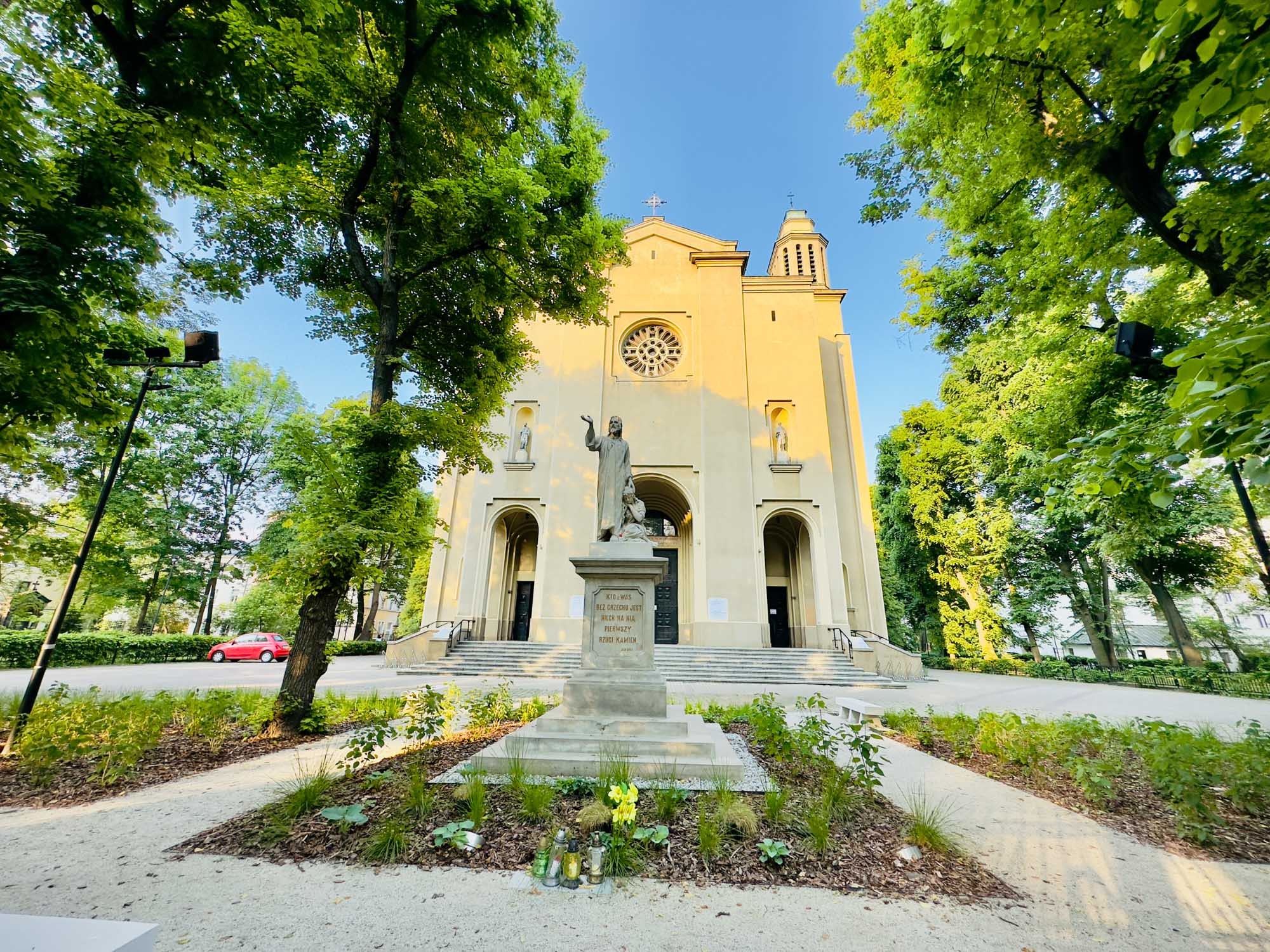 Костел св. Варвары в Варшаве