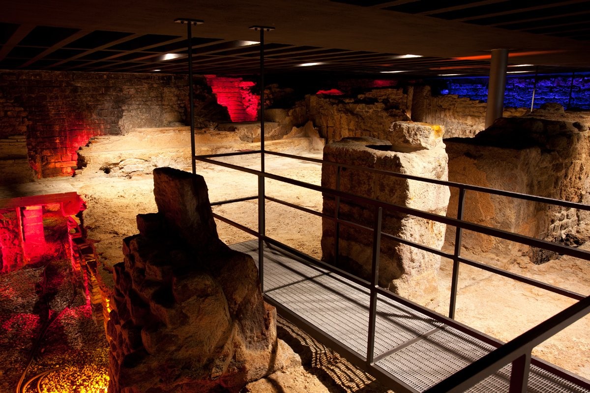 Руины римской бани