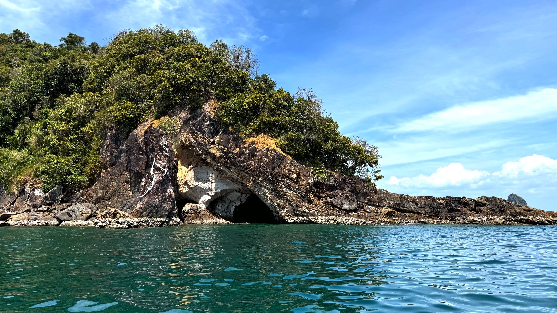 Мыс Kuan Tong Rock