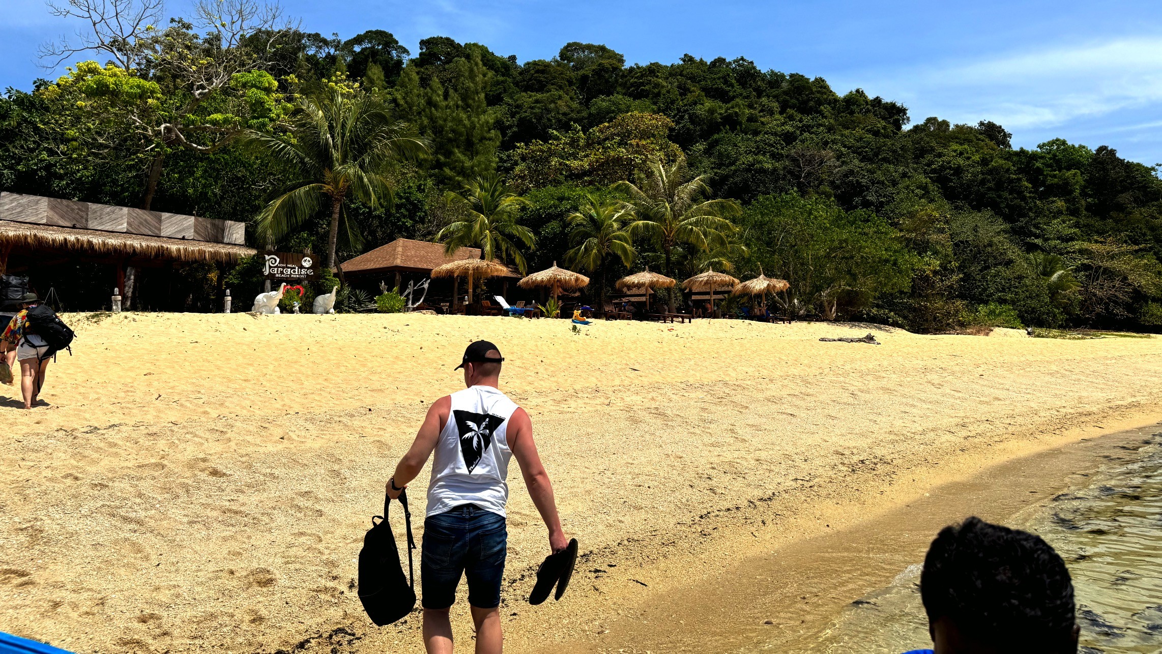 Пляж у отеля Paradise на юге о.Ко-Нгай