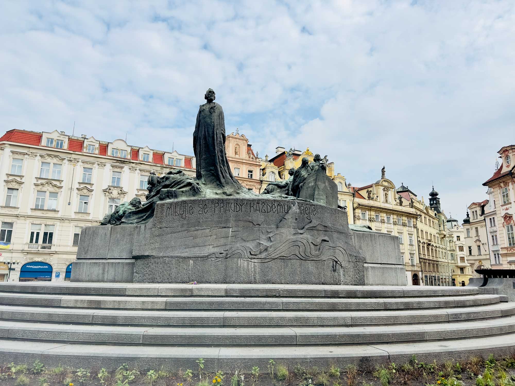 Памятник Яну Гусу