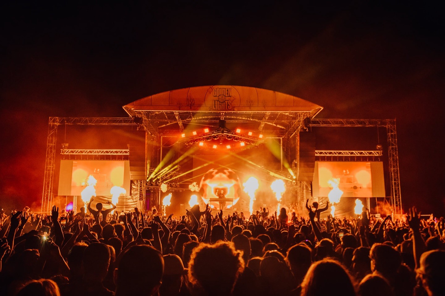 Музыкальный фестиваль "Golden Lights" 2025