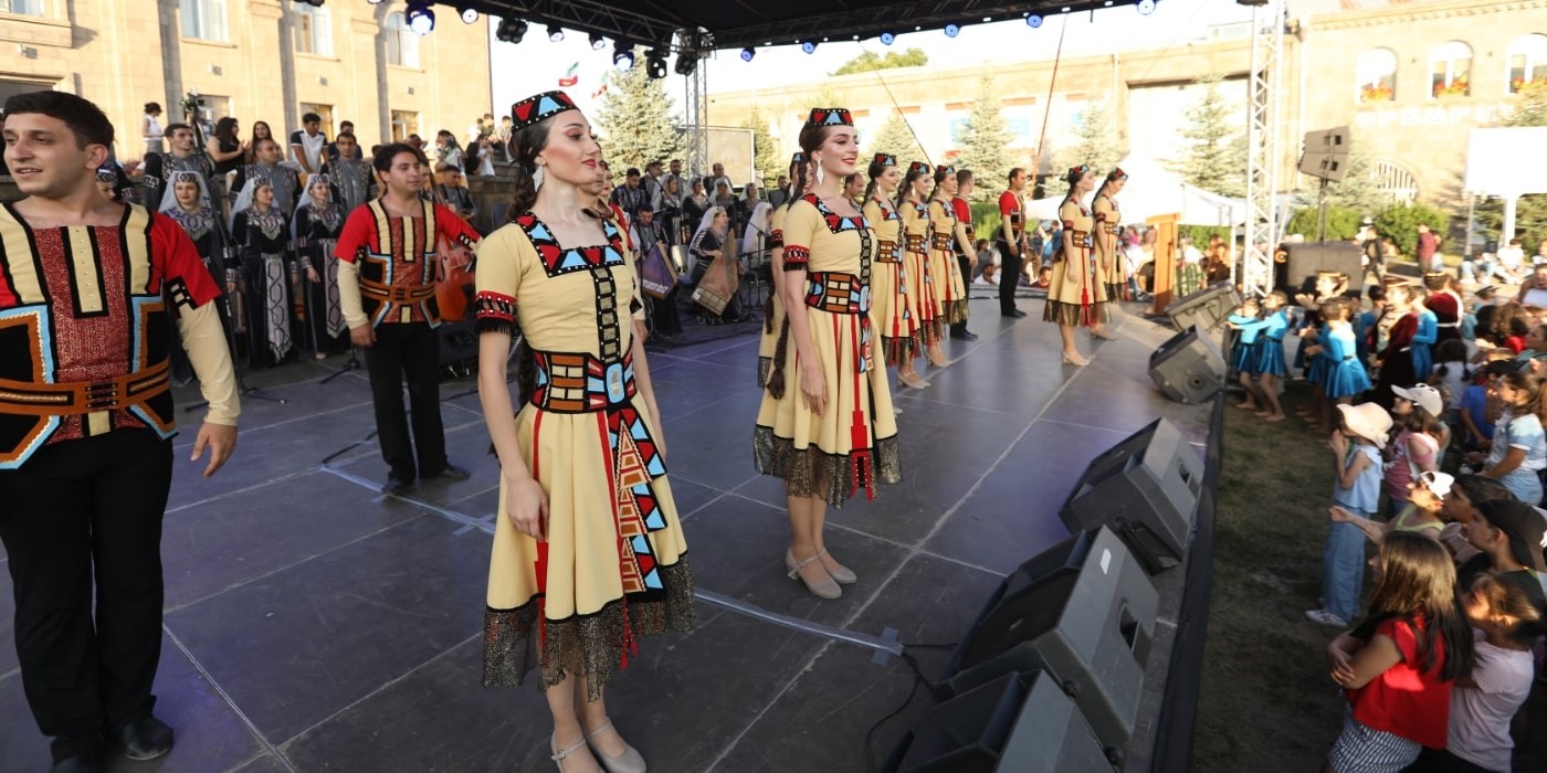 Армяно-иранский культурно-кулинарный фестиваль «Навасард»