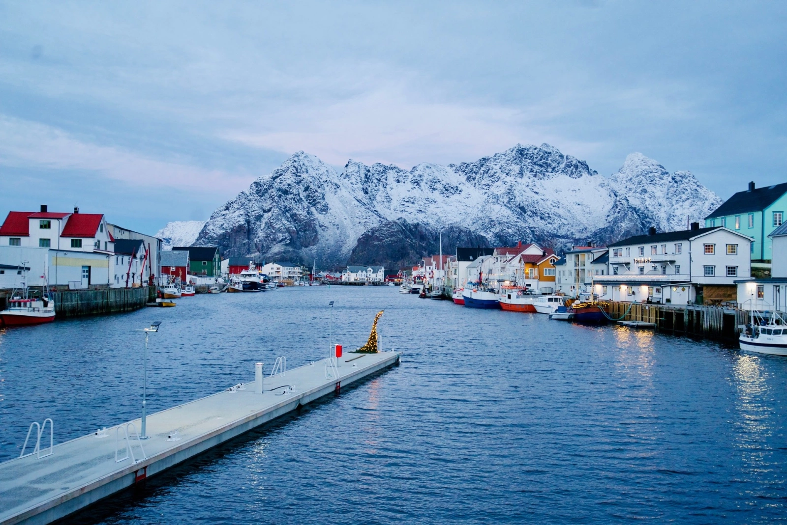 Christmas in Henningsvær _Gunnbjörg Gunnarsdottir - Førjulseventyret i Henningsvær