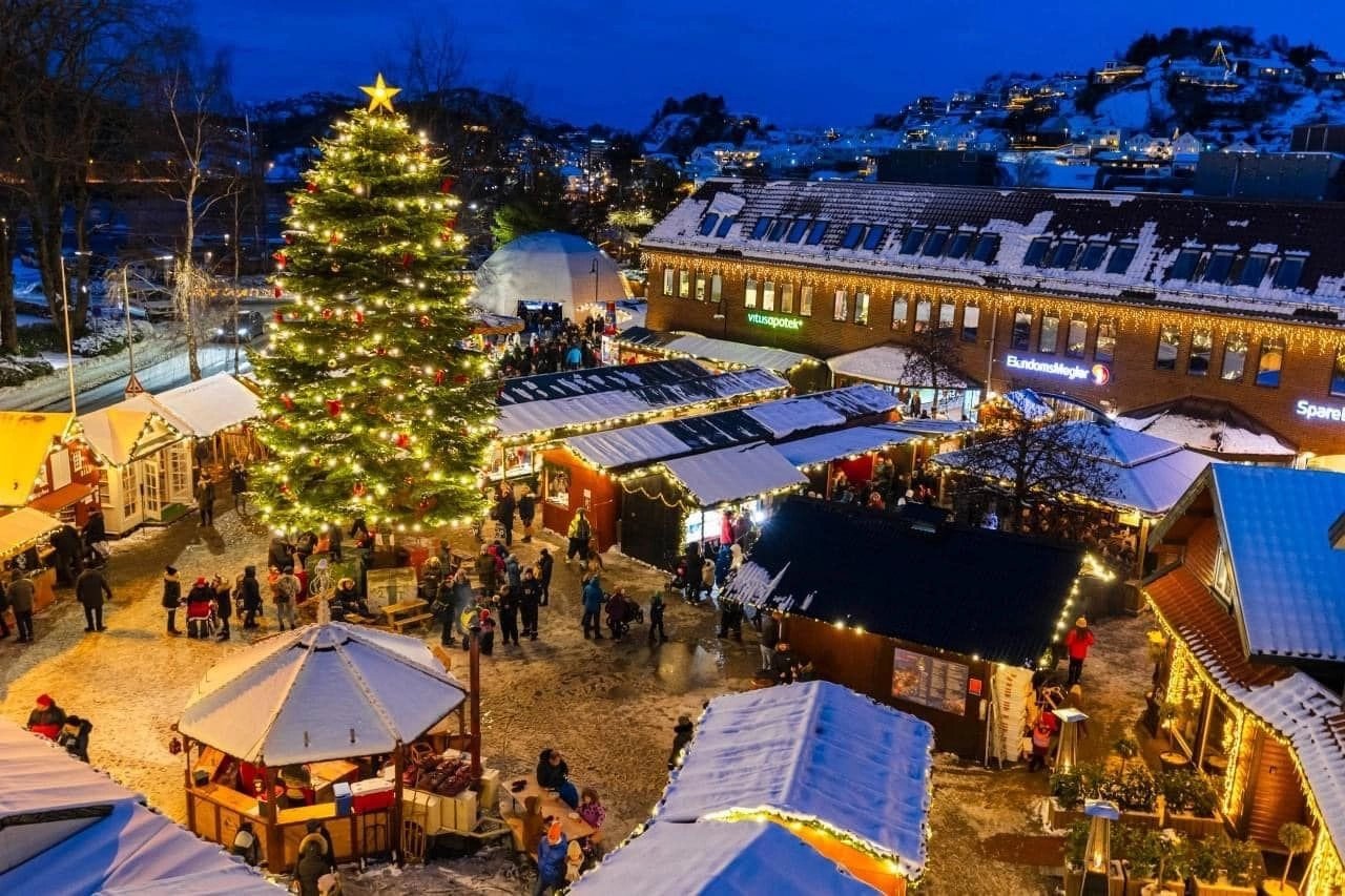 Christmas market in Egersund_Arne Ove Østebrøt _ Region Stavanger, Edge of Norway™