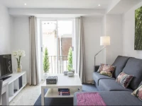 SingularStays Mercado Central