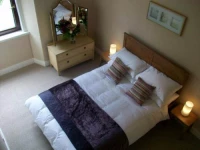 2 Bed Lovely Leith Flat