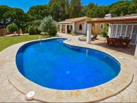 Es Novells Holiday House