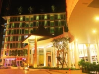 Aiyara Grand Hotel 3*