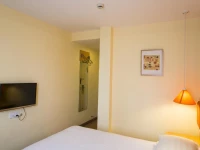 Home Inn Guangzhou Haizhu Dongxiaonan Metro Station