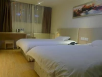 Motel 168 Fuyang Yingzhou Middle Road Branch