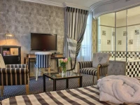 Villa Lutece Port Royal 4*