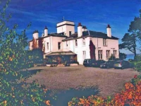 Invernairne Guest House 3*