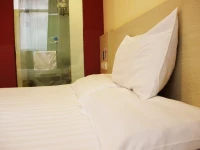 Hanting Express Urumqi Hongshan Road Branch