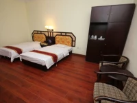 Huada Hotel 1*