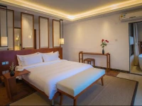 Sea Lily Yangshuo Riverside Honeymoon Hotel