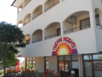 Yuzhni Noshti Hotel 3*