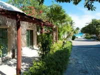 Xaguar Minutes to The Beach 3*