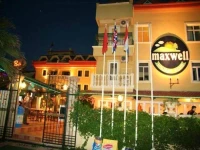 Maxwell Holiday Club