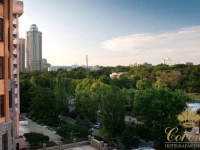 Corona Hotel & Apartments