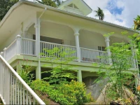 Petit Baie Chalets 3*