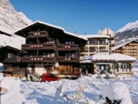 Alex Schloss Tenne 4*