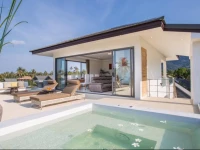 Beachside Villa Pina Colada