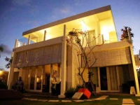 Seminyak Town House Bali 4*