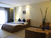 Frangipani Fine Arts 3*