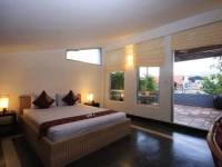 Frangipani Villa 90s Hotel 3*