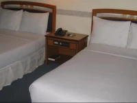 Century Plaza Hotel 3*