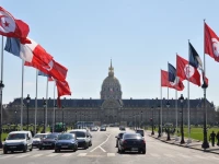 Beatrice et Emmanuel Meuble Eiffel