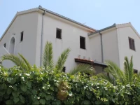 Diana 1602 Holiday House