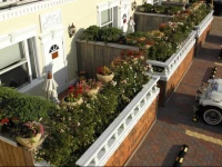 Dover Garden Suites 2*