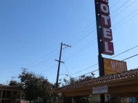 The Oaks Motel