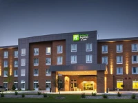 Holiday Inn Express and Suites Madison Central 3*