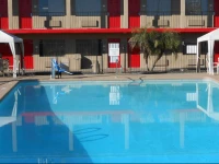 Travelodge Phoenix North 2*