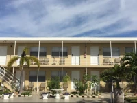 Pelican By The Sea Motel