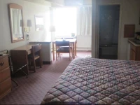 5th Avenue Inn & Suites