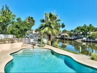 Sirena Waterfront Vacation Rental
