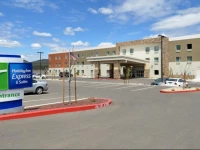 Holiday Inn Express & Suites Williams