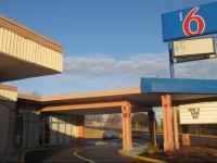 Motel 6 Greensboro 2*