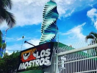 Los Mostros Hostel