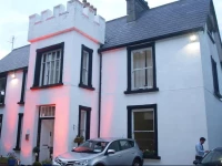 The Valley House Hostel & Bar